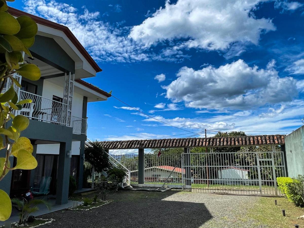Zeus Guesthouse -Free Sjo Airport Shuttle La Garita (Alajuela) Экстерьер фото