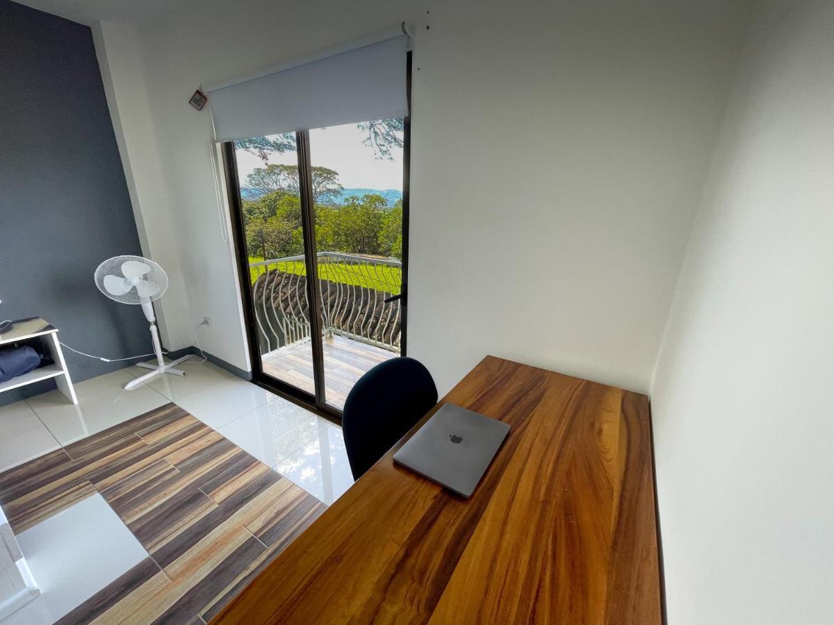 Zeus Guesthouse -Free Sjo Airport Shuttle La Garita (Alajuela) Экстерьер фото